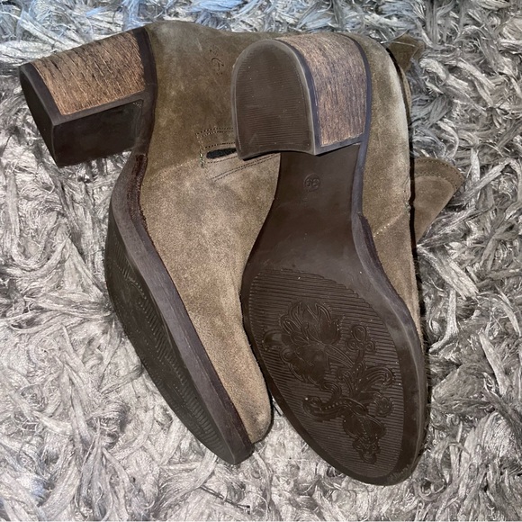 NWOT Bos & Co Belfield Gray Leather Suede Slip On Ankle Heel Boots Sz 39w Green - Picture 2 of 6